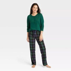 Women's Henley Pajama Set Size: L
